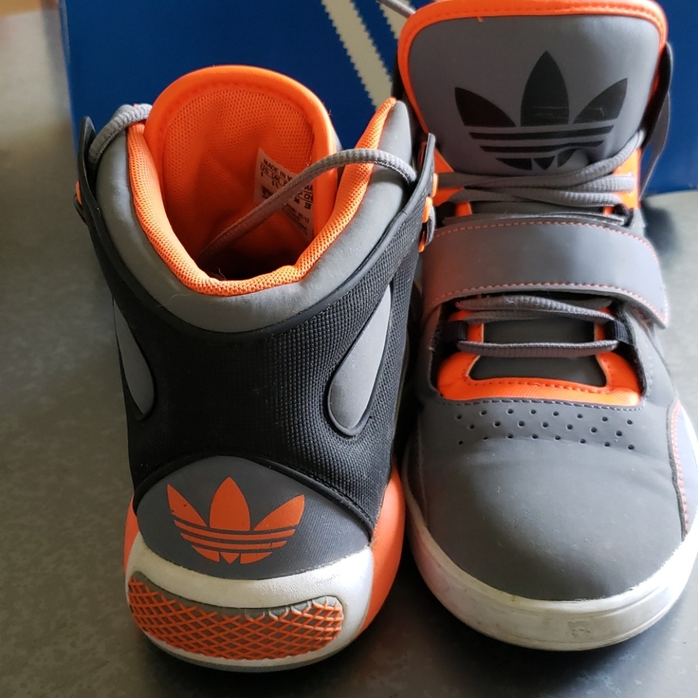 Adidas Roundhouse Mid J (youth)